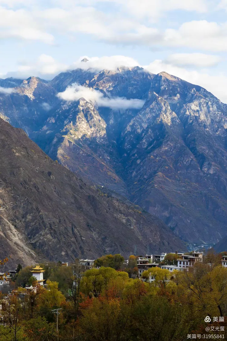 丹巴中路藏寨和墨尔多神山